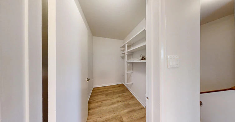 10 Bergamot Avenue, Toronto, ON, M9W 1V9 - 7