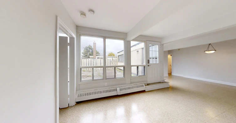 10 Bergamot Avenue, Toronto, ON, M9W 1V9 - 11