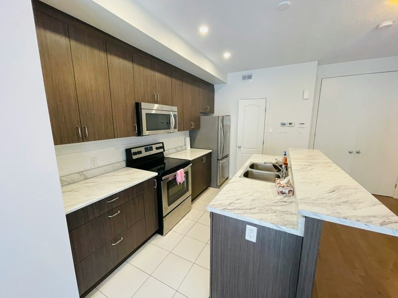 121 Chaperal Private, Ottawa, ON, K4A 0Y2 - 3