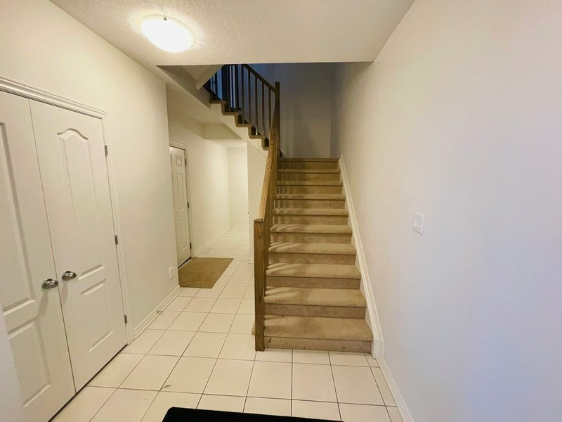 121 Chaperal Private, Ottawa, ON, K4A 0Y2 - 2