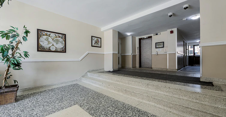 2303 Eglinton Avenue East, Toronto, ON, M1K 2N6 - 11