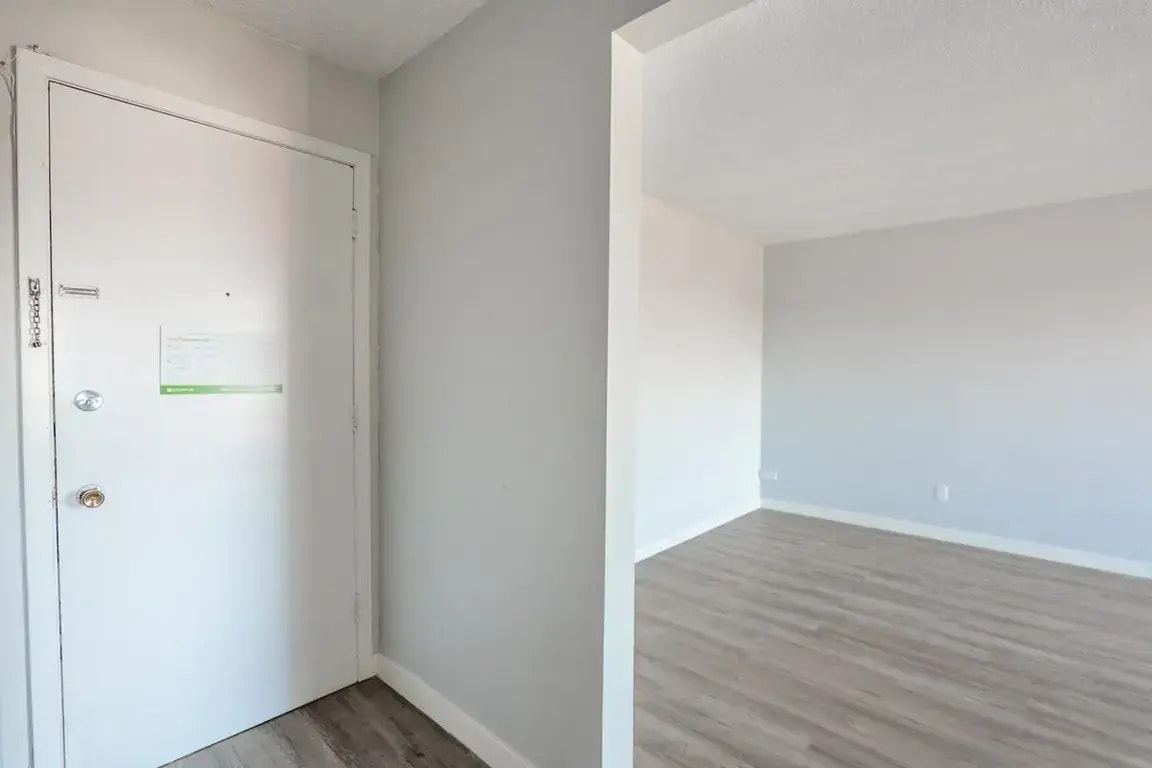 44-10003 62 Street, Edmonton, AB, T6A 2L6 - 38