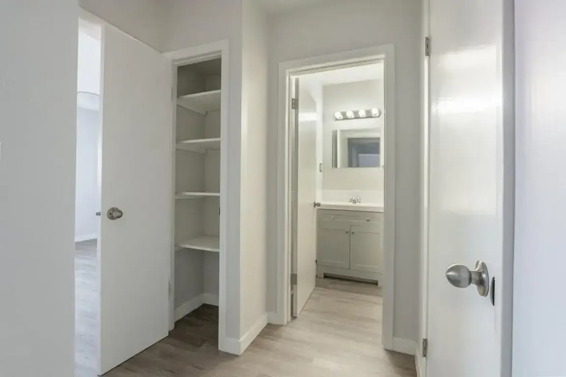 44-10003 62 Street, Edmonton, AB, T6A 2L6 - 35