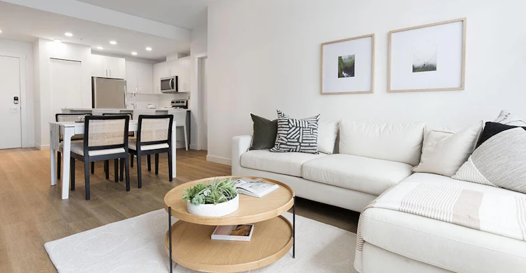 1550 Oxford Street, North Vancouver, BC, V7J 0E3 - 2