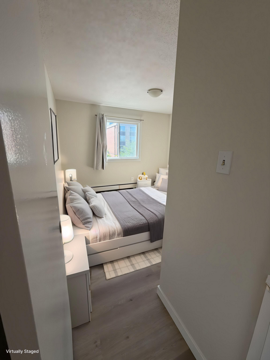 11240 124th Street, Edmonton, AB, T5M 0J8 - 10