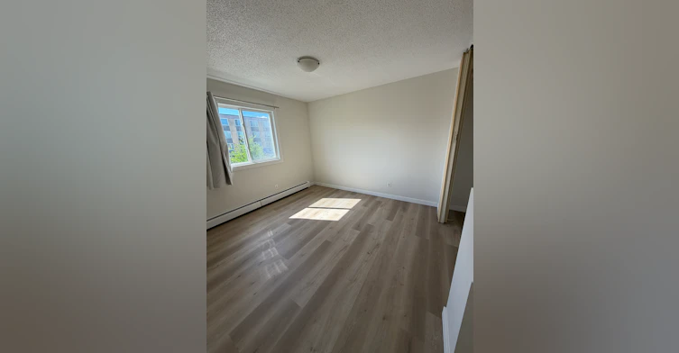 11240 124th Street, Edmonton, AB, T5M 0J8 - 19