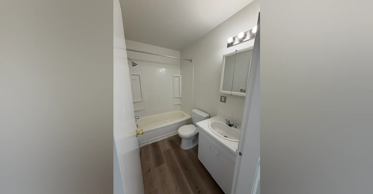 11240 124th Street, Edmonton, AB, T5M 0J8 - 9