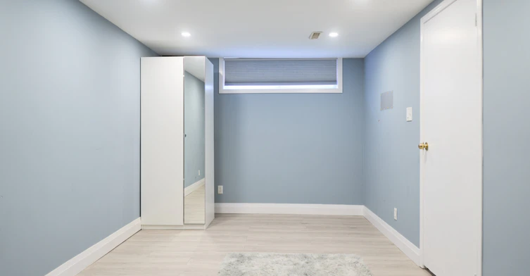 704 Abana Road, Mississauga, ON, L5A 1H4 - 3
