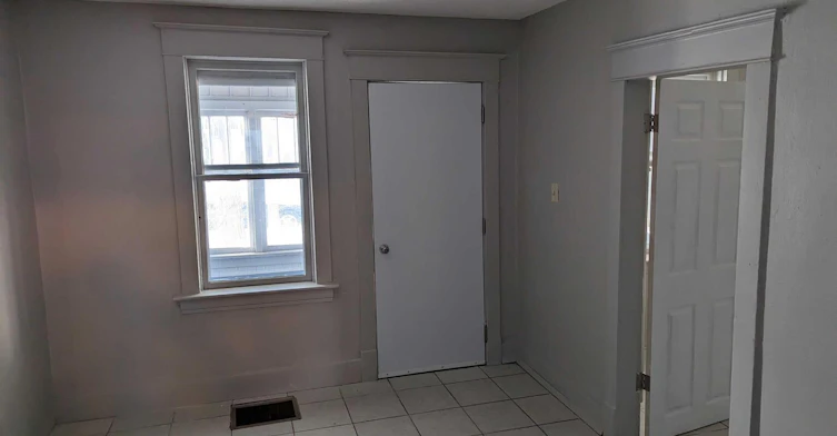 1725 Ottawa Street, Regina, SK, S4P 1P3 - 2