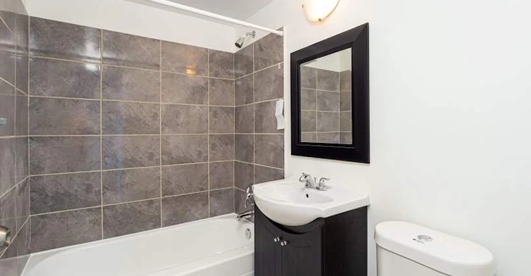 51 Owen Street, Penetanguishene, ON, L9M 1N4 - 2