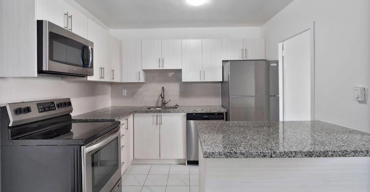 51 Owen Street, Penetanguishene, ON, L9M 1N4 - 2