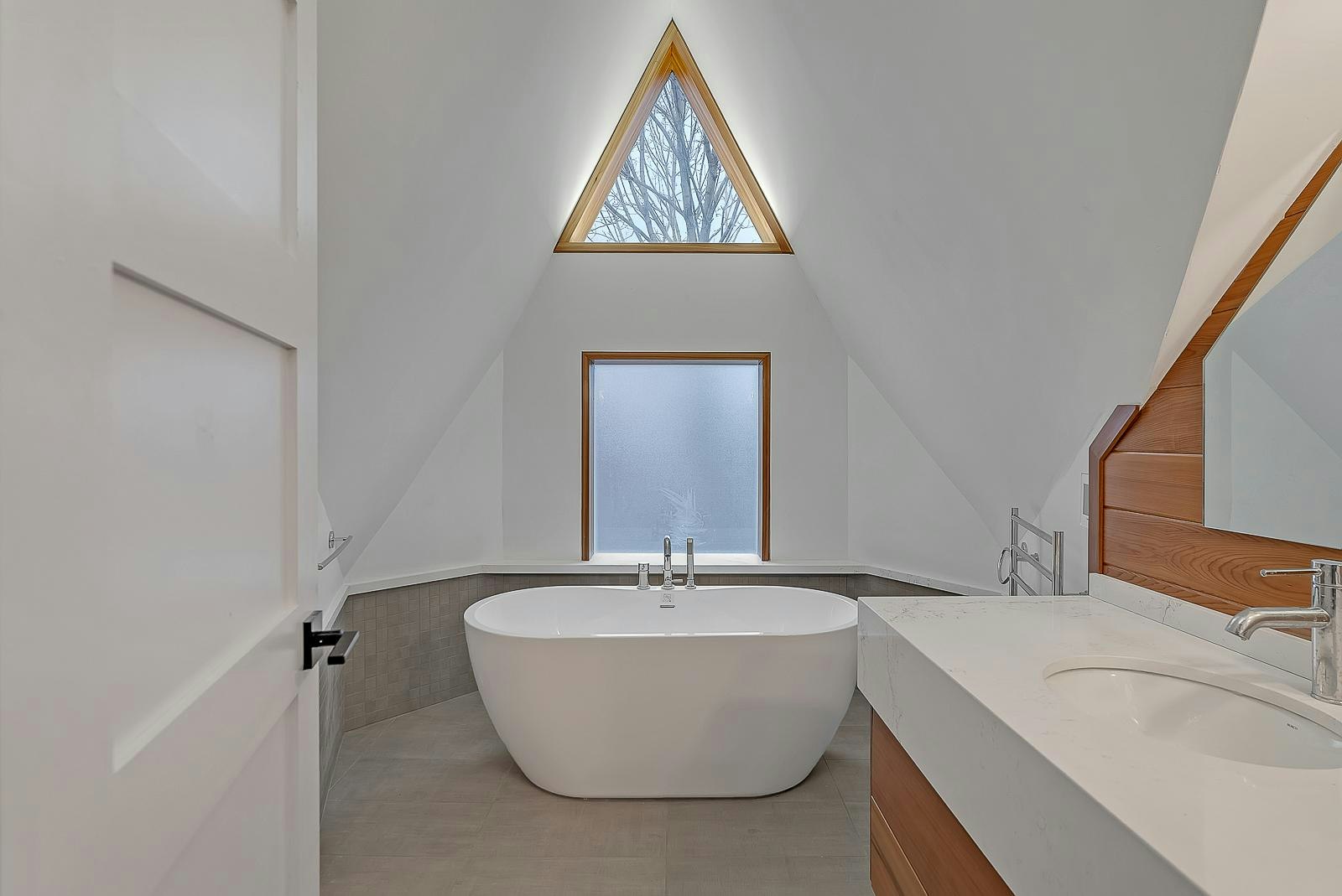 2nd Floor-180 Strachan Avenue, Toronto, ON, M6J 2S9 - 14
