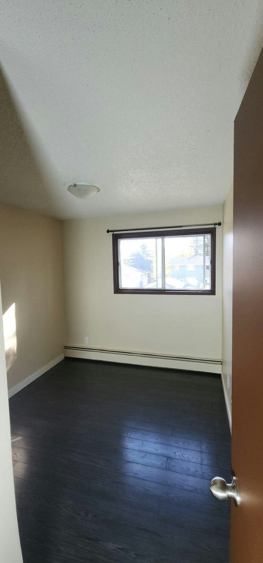 127-304-127 Mount Pleasant Drive, Camrose, AB, T4V 3G4 - 4