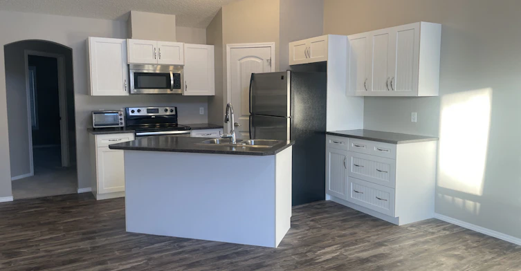 604 62 Street SW, Edmonton, AB, T6X 0K4 - 2