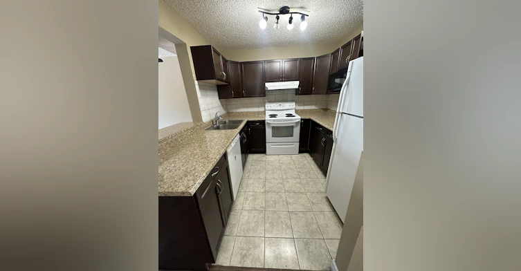 3807 76 Street Nw, Edmonton, AB, T6K 2P9