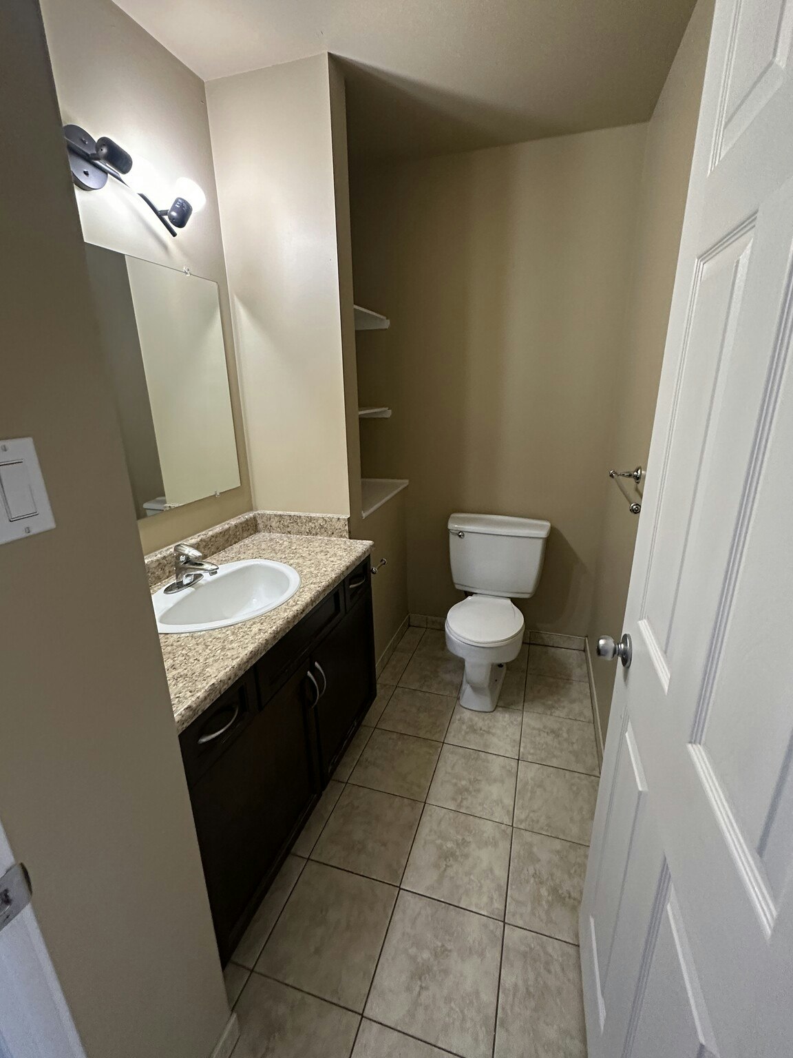 3807 76 Street Nw, Edmonton, AB, T6K 2P9 - 7