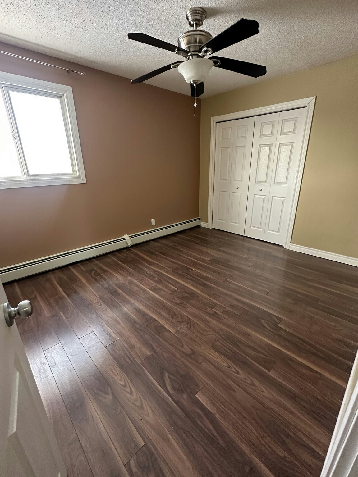 3807 76 Street Nw, Edmonton, AB, T6K 2P9 - 9