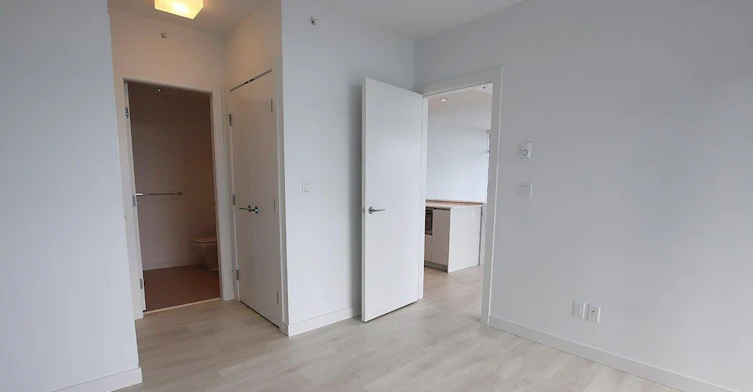 4670 Assembly Way, Burnaby, BC, V5H 0H3 - 8