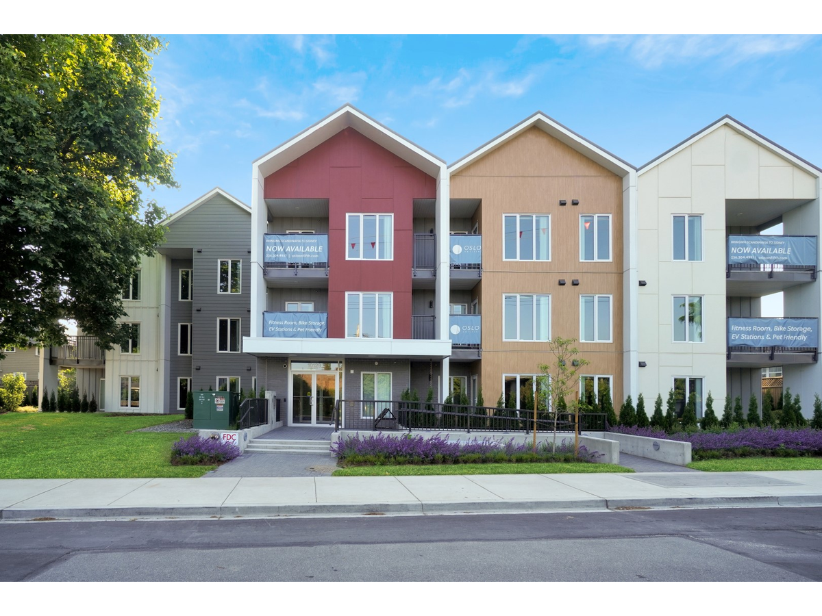 0220-10129 Fifth Street, Sidney, BC, V8L 0E2 - 2