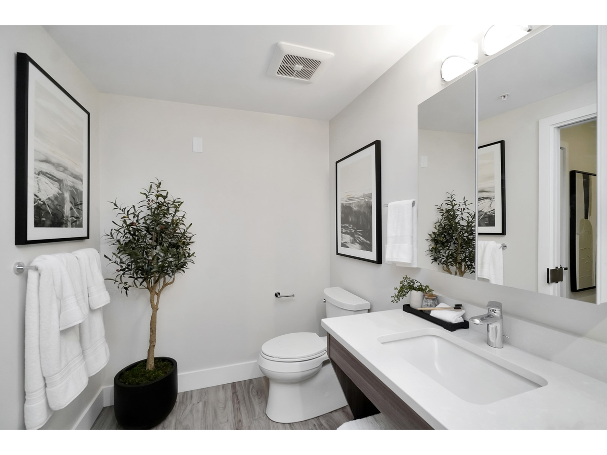 0220-10129 Fifth Street, Sidney, BC, V8L 0E2 - 10