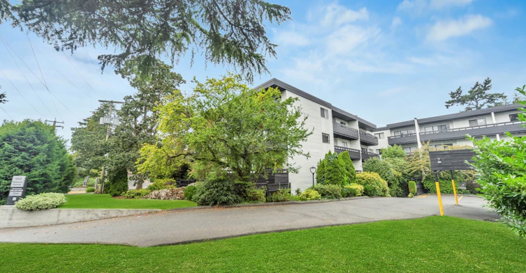 0105-1002 Mckenzie Avenue, Saanich, BC, V8X 4B5