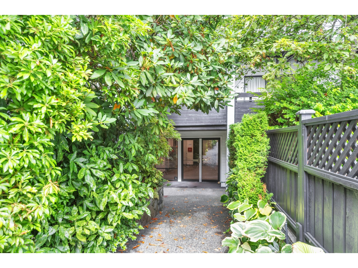 0105-1002 Mckenzie Avenue, Saanich, BC, V8X 4B5 - 5