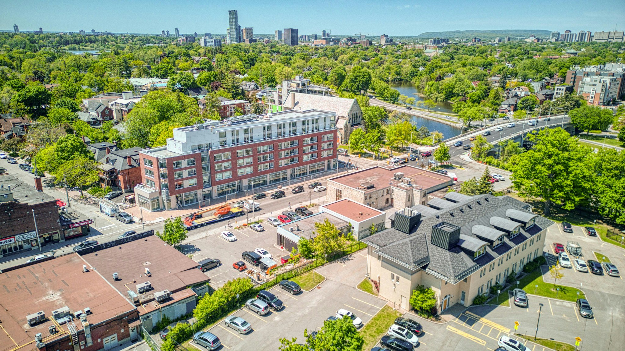 1050 Bank Street, Ottawa, ON, K1S 3X2 - 2