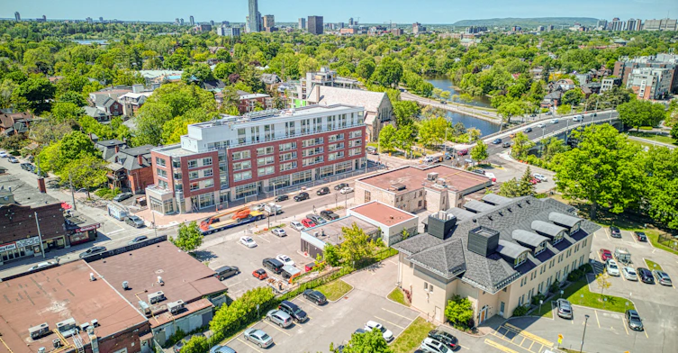 1050 Bank Street, Ottawa, ON, K1S 3X2 - 2