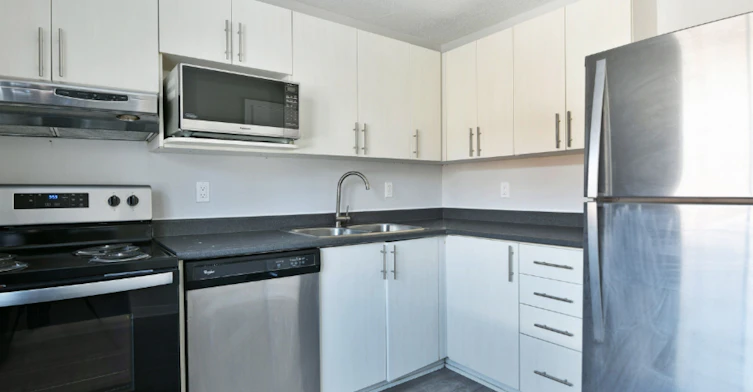 94-10 Deerfield Drive, Ottawa, ON, K2G 3R7 - 2
