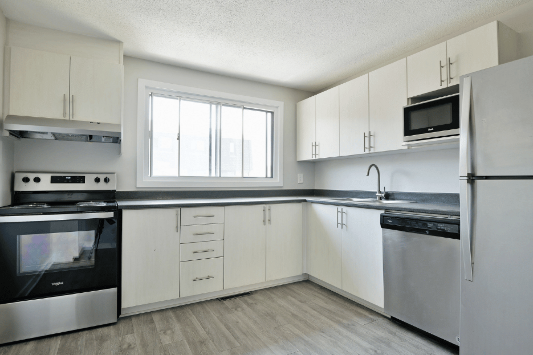 86-10 Deerfield Drive, Ottawa, ON, K2G 3R7 - 3