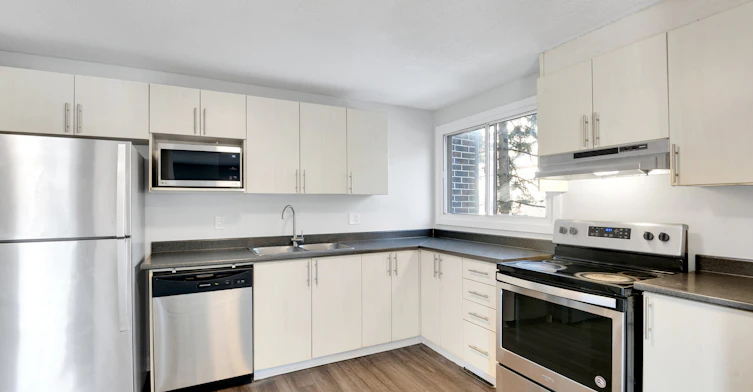 10 Deerfield Drive, Ottawa, ON, K2G 3R7 - 2