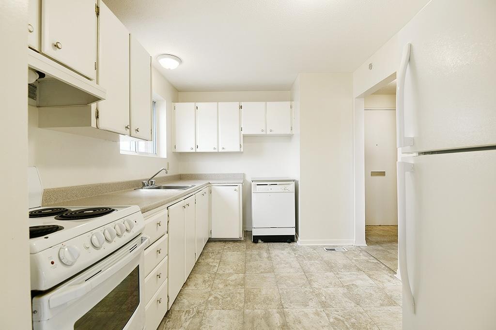 1343 Meadowlands Drive, Ottawa, ON, K2E 7E8 - 6