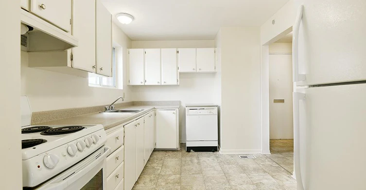 1343 Meadowlands Drive, Ottawa, ON, K2E 7E8 - 6