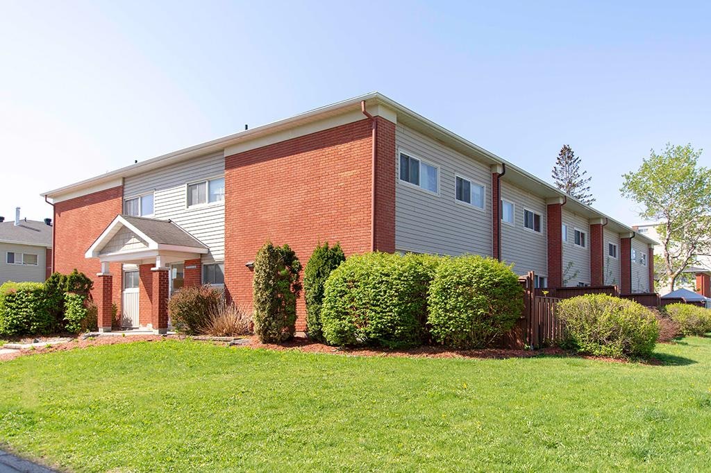 1343 Meadowlands Drive, Ottawa, ON, K2E 7E8 - 10