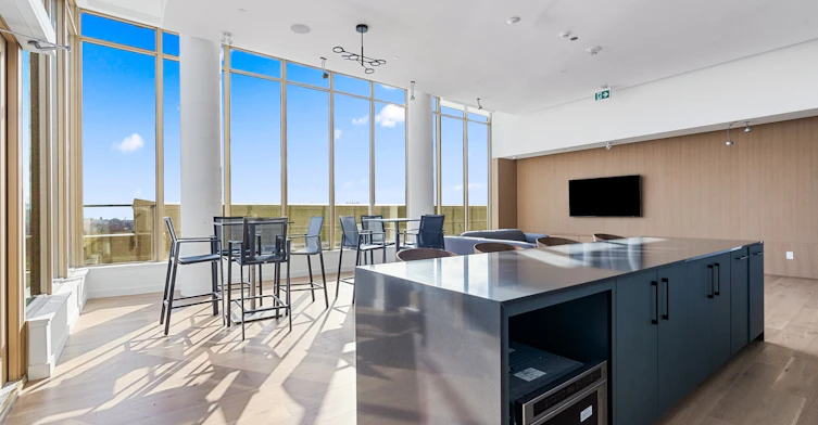 427-9 Croham Road, Toronto, ON, M6E 0B3 - 26