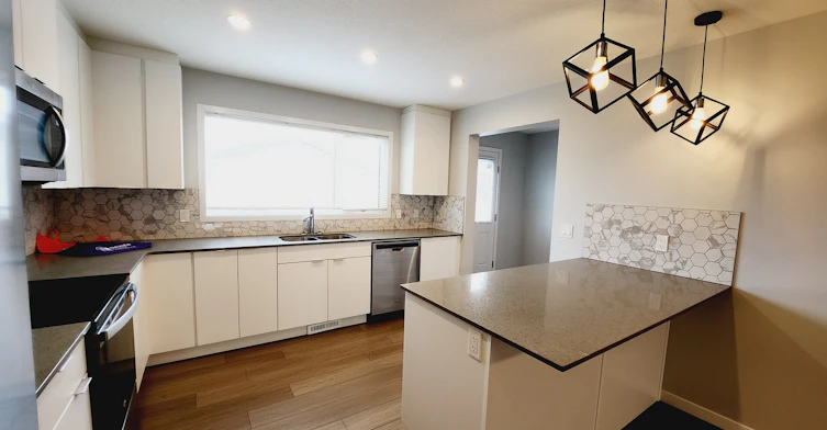 1-22330 92a Avenue Northwest, Edmonton, AB, T5T 7P3 - 3