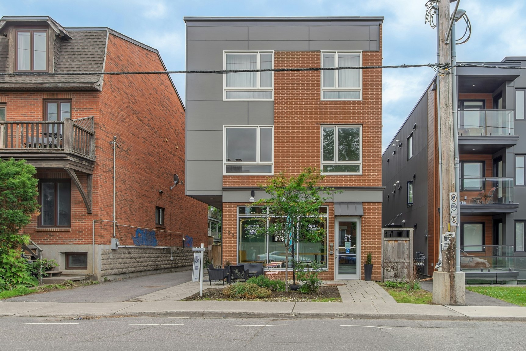 2-296 Rue Somerset Street East, Ottawa, ON, K1N 6W1