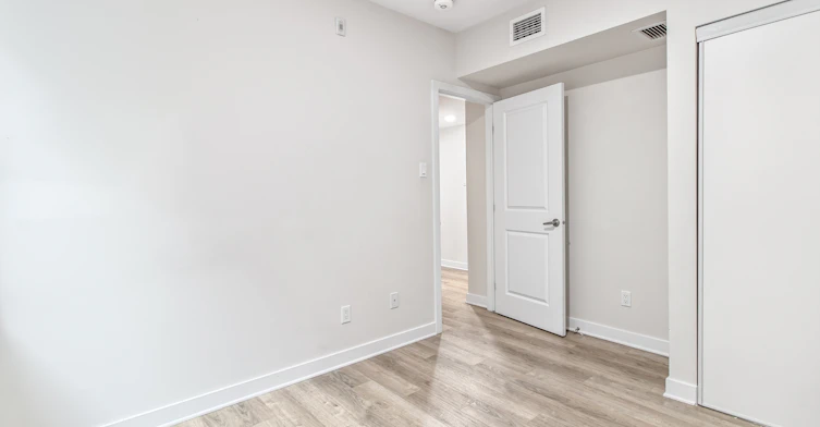 2-296 Somerset Street East, Ottawa, ON, K1N 6W1 - 9