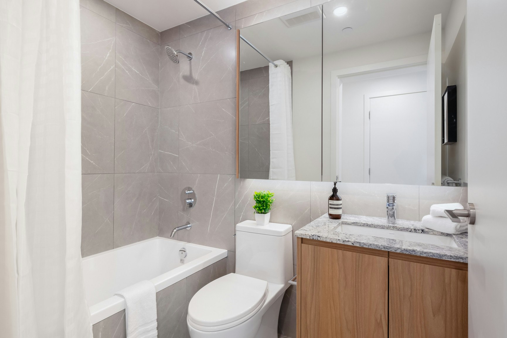 712-7771 Alderbridge, Richmond, BC, V6X 0W7 - 16