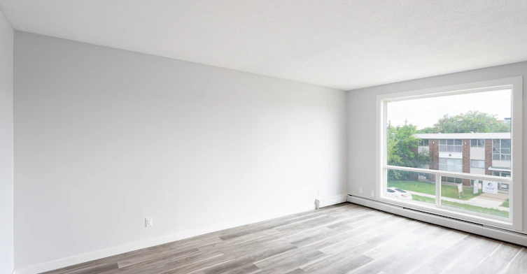 10629 114 Street Northwest, Edmonton, AB, T5H 3J8 - 7