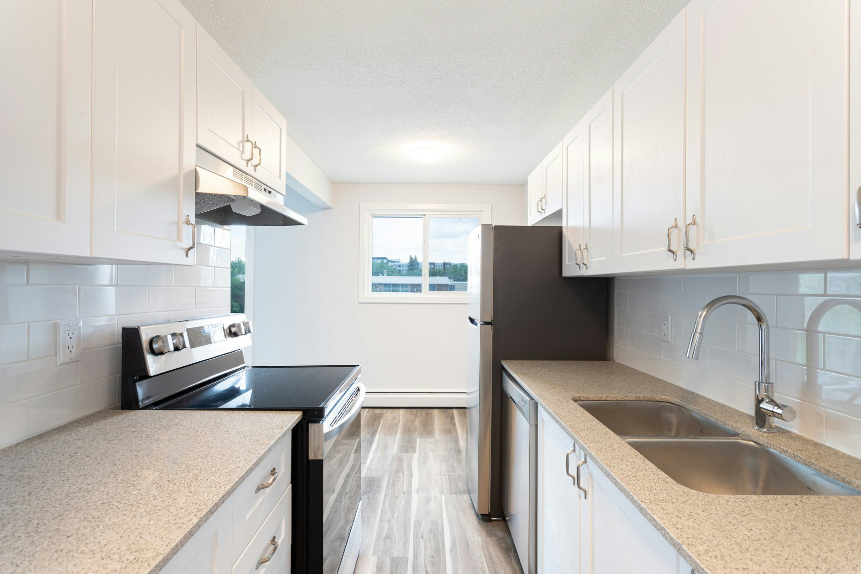 10629 114 Street Northwest, Edmonton, AB, T5H 3J8 - 4