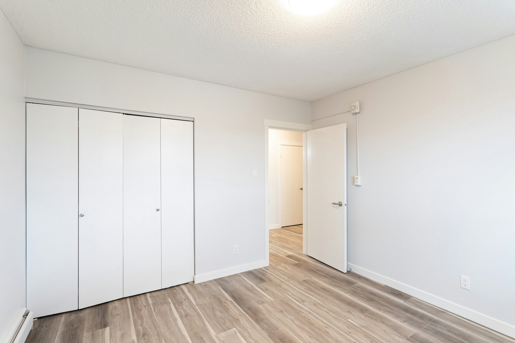 10629 114 Street Northwest, Edmonton, AB, T5H 3J8 - 12