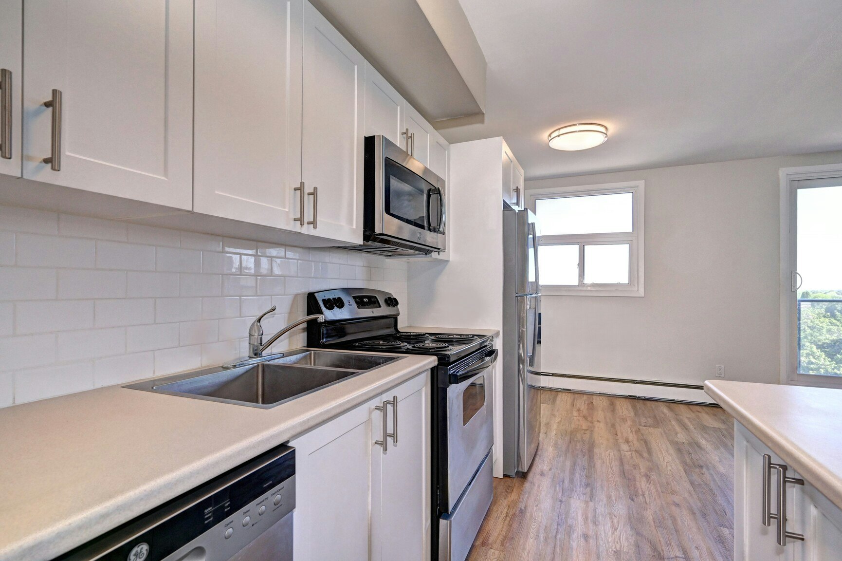 B02-301 Fairview Drive, Brantford, ON, N3R 2X4 - 6