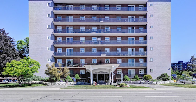 B02-301 Fairview Drive, Brantford, ON, N3R 2X4 - 2