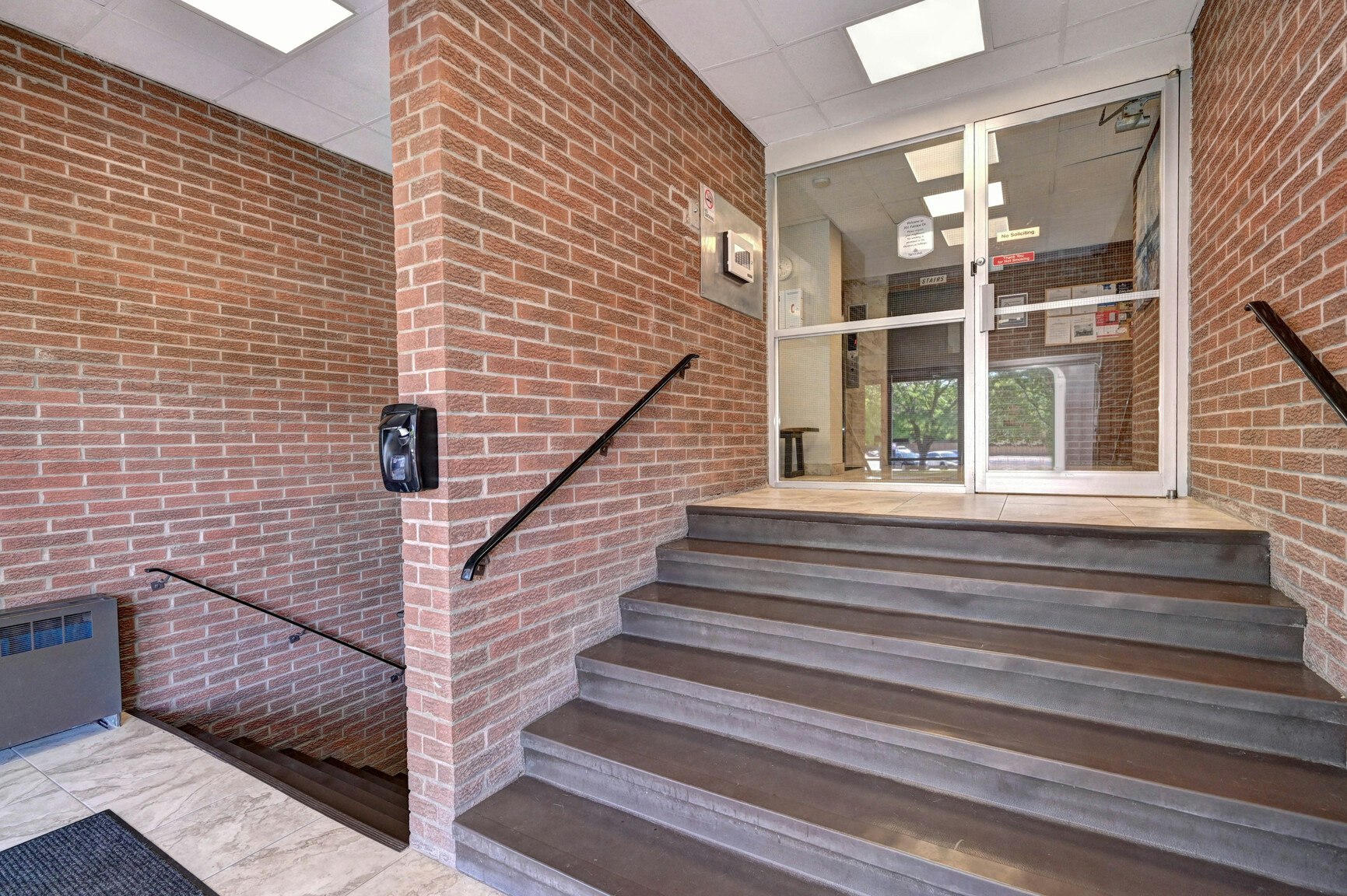 B02-301 Fairview Drive, Brantford, ON, N3R 2X4 - 4