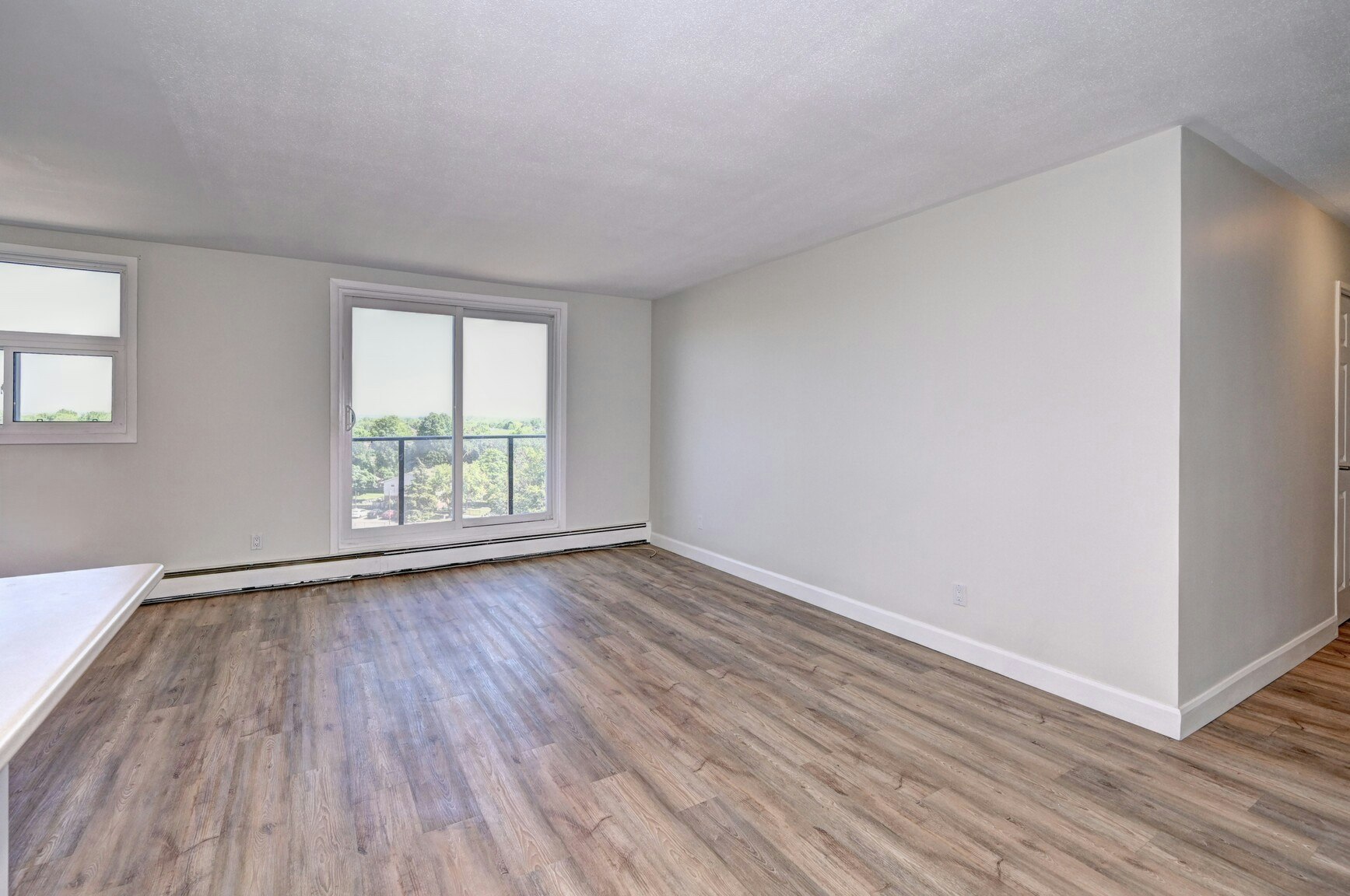 B02-301 Fairview Drive, Brantford, ON, N3R 2X4 - 7