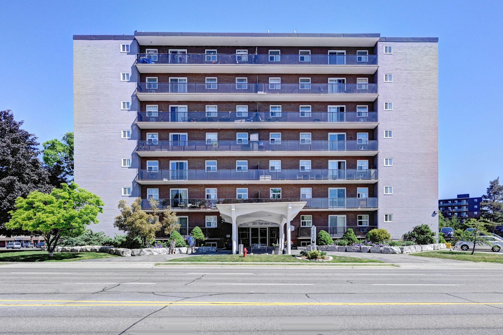 702-301 Fairview Drive, Brantford, ON, N3R 2X4 - 2