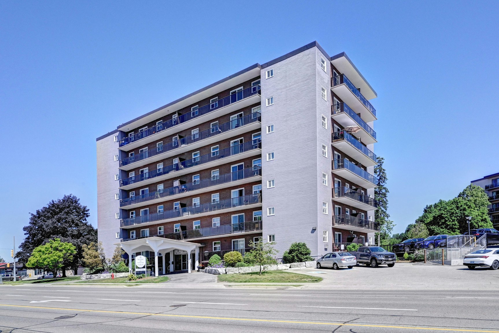 702-301 Fairview Drive, Brantford, ON, N3R 2X4