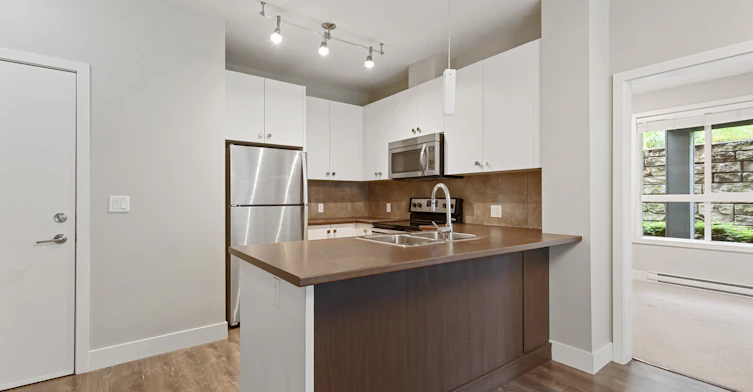 1958 North Parallel Road, Abbotsford, BC, V3G 0G7 - 9
