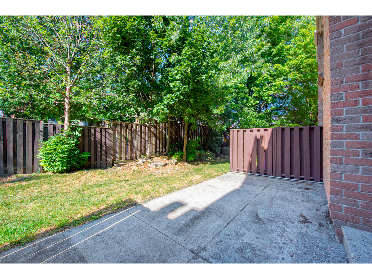0050-3061 Sir John's Homestead, Mississauga, ON, L5L 3H9 - 8